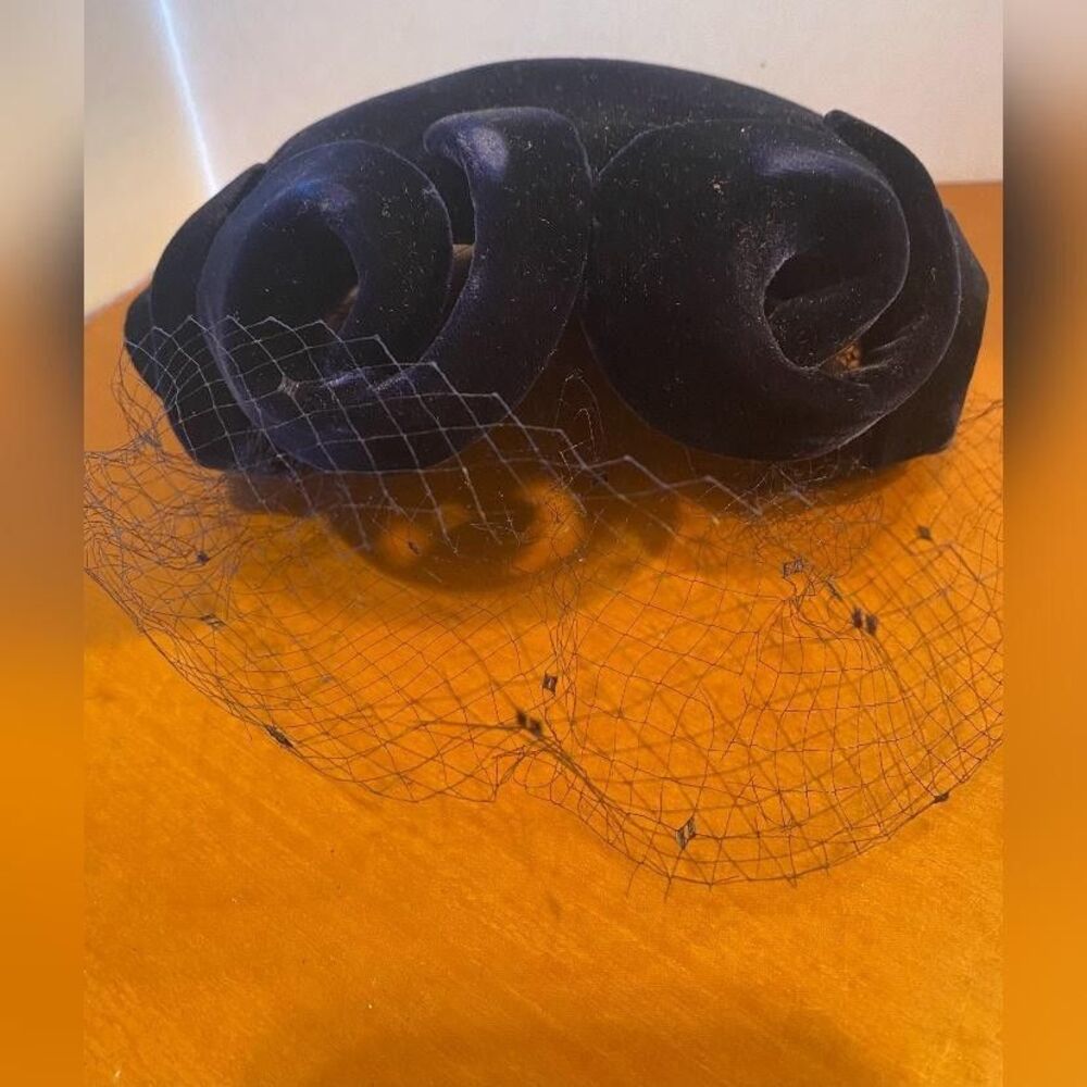 Vintage Marche Hat Fascinator Womens One Size Black Velvet Veil Netting
